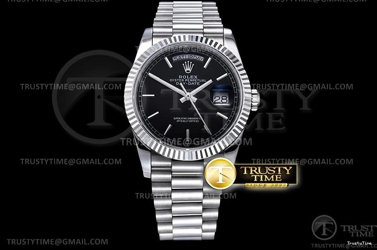 1003 Versatile RDD0220H – DayDate 36mm 701